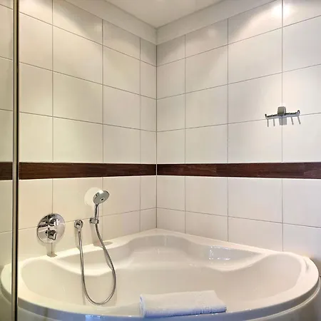 Friede-marie, Penthouse Lenea Und Sophie