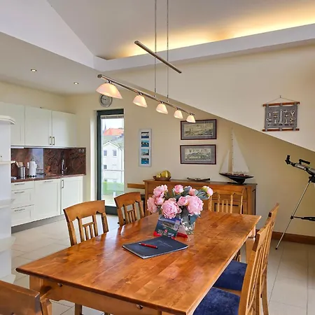 Friede-marie, Penthouse Lenea Und Sophie